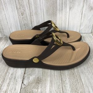 CROCS Sanrah Ring Embellished Wedge Flip Sandal W9